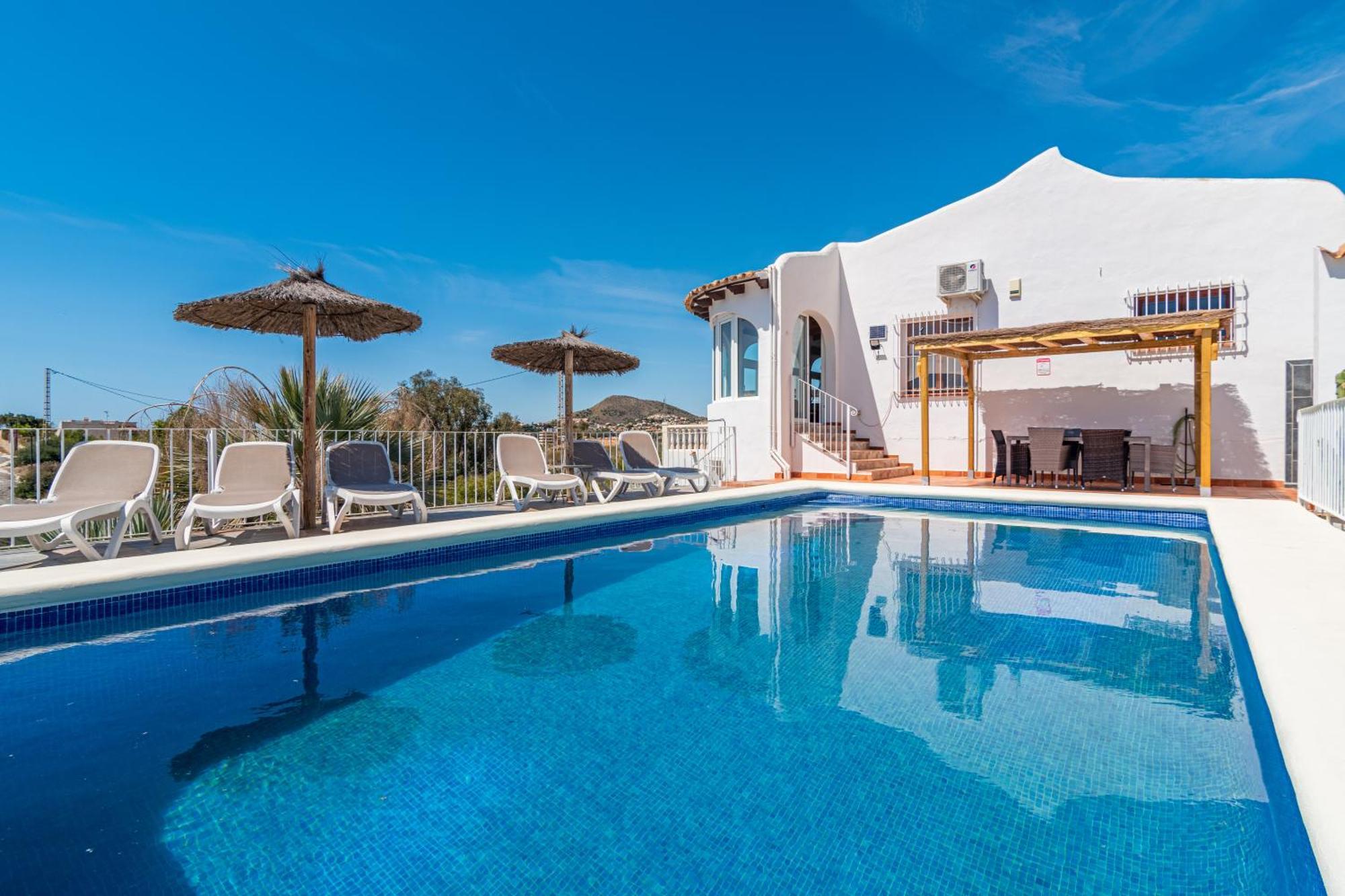 הוילה אל קאמפיו Casa Madronos מראה חיצוני תמונה